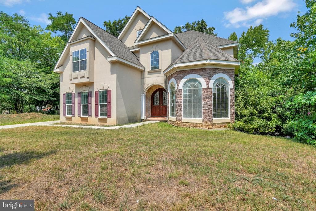 206 Bonhill Drive photo 1