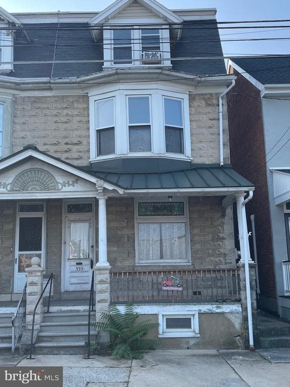 335 W Walnut Street photo 1
