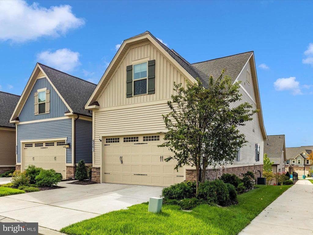 9261 Starlight Mews North Street photo 1