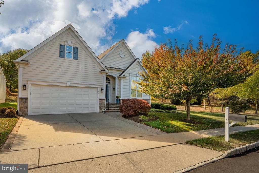 57 McConkey Drive photo 1