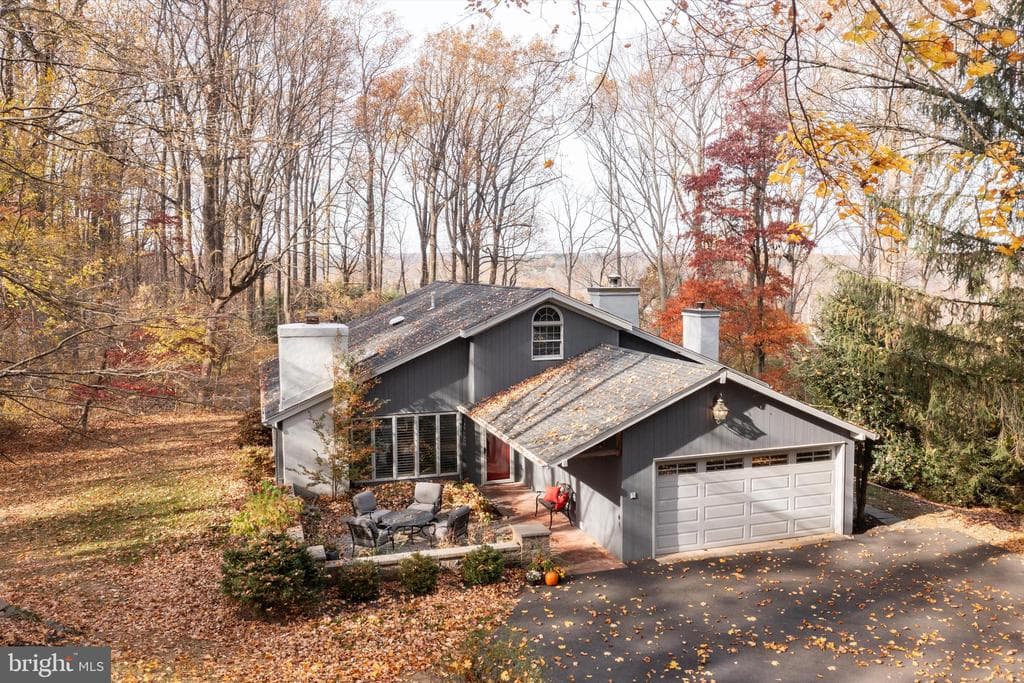 6095 Stoney Hill Road photo 1