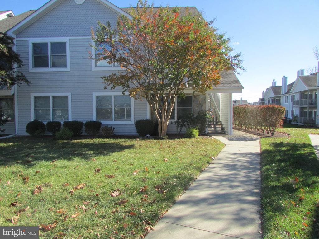 208 Merganser Court photo 1