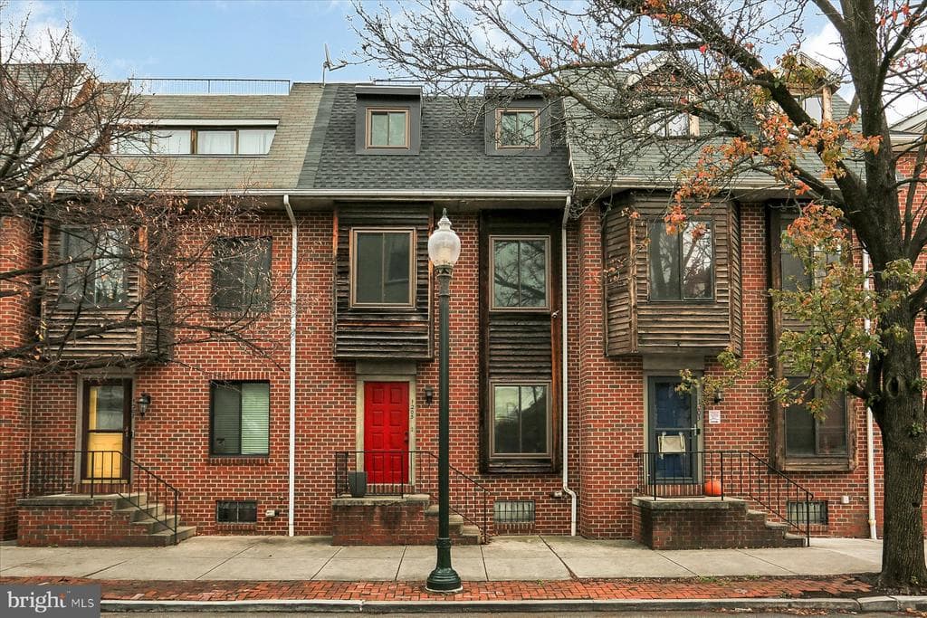 1205 N 3rd Street photo 1