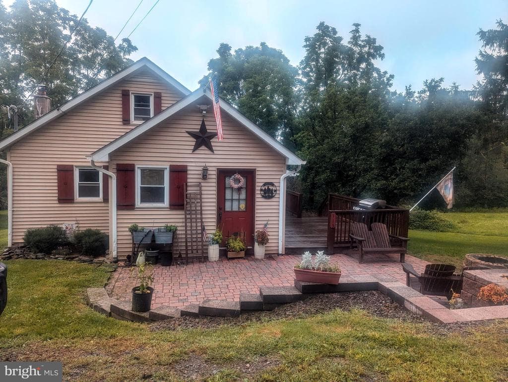 115 Crossen Road photo 1