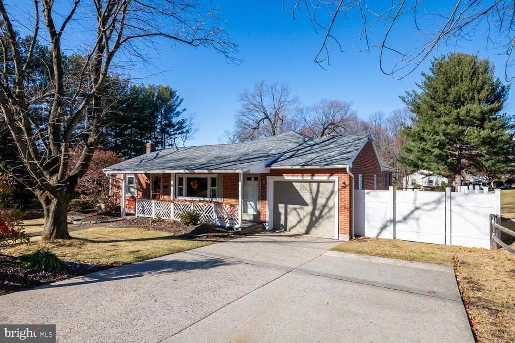 1841 Cedar Top Road photo 1