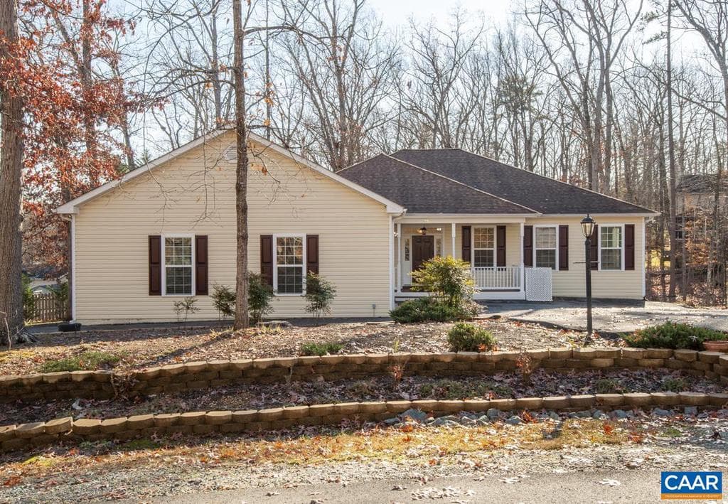 73 Bridlewood Dr photo 1