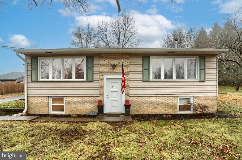 162 N Fairville Avenue photo 1