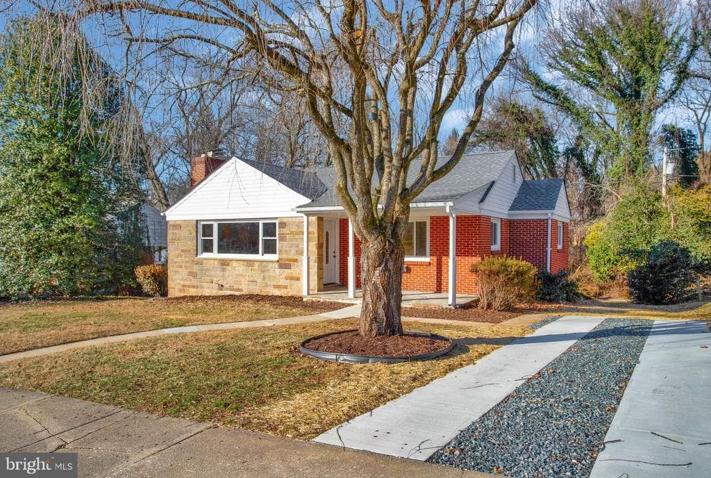 701 Fairway Drive photo 1