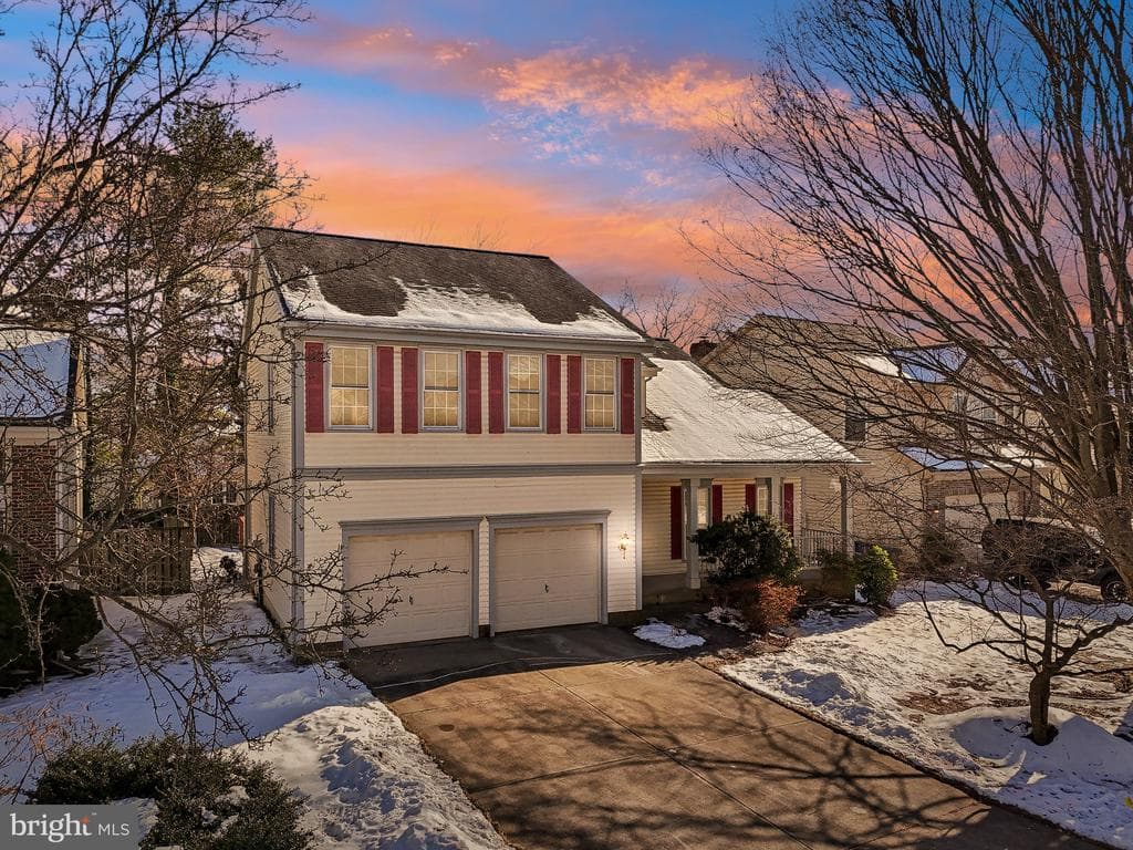 5555 Village Center Drive photo 1