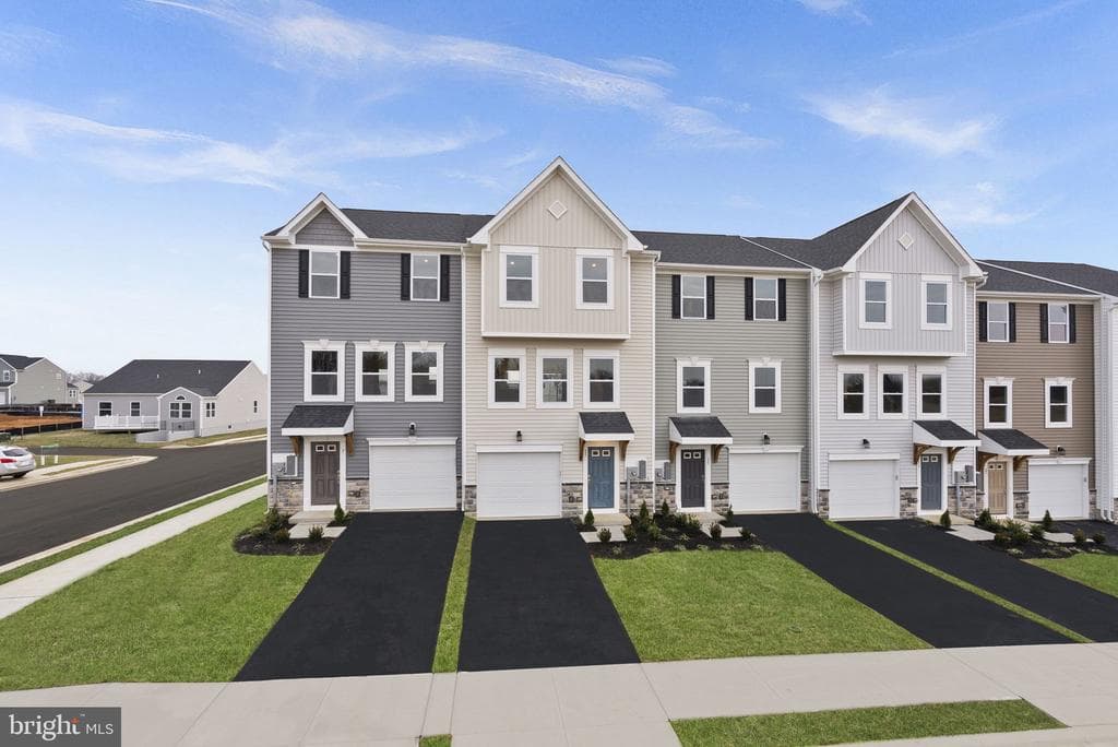180 Huntwell West Boulevard photo 1
