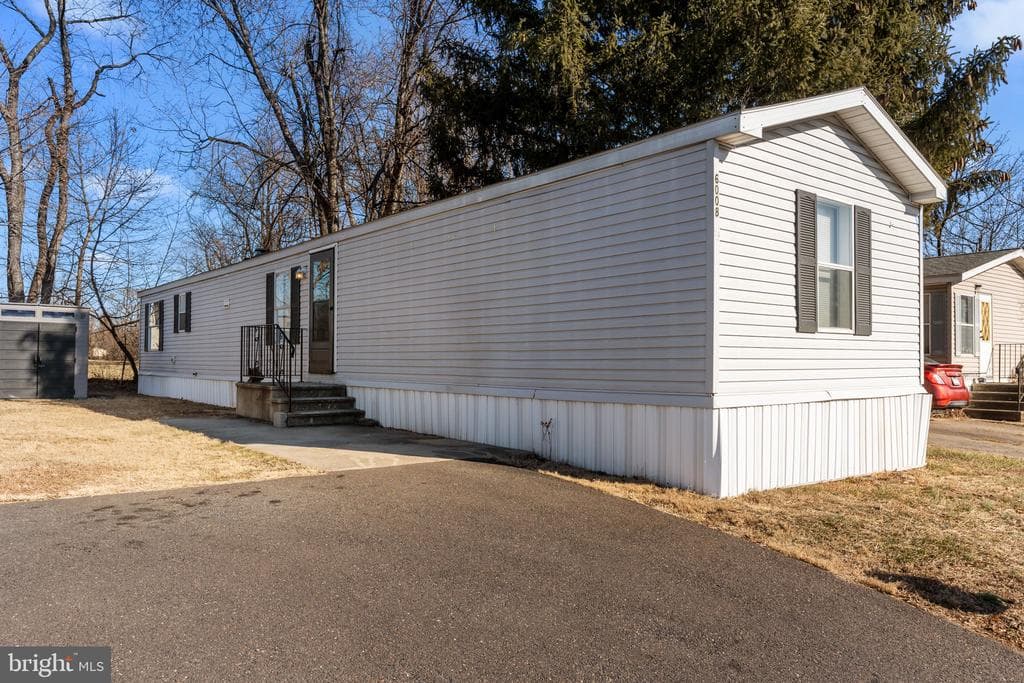 6008 Falmont Drive photo 1