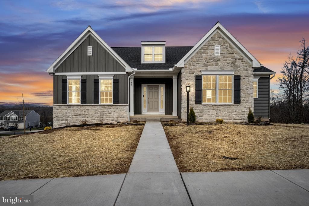 165 Scarlet Oak Drive photo 1