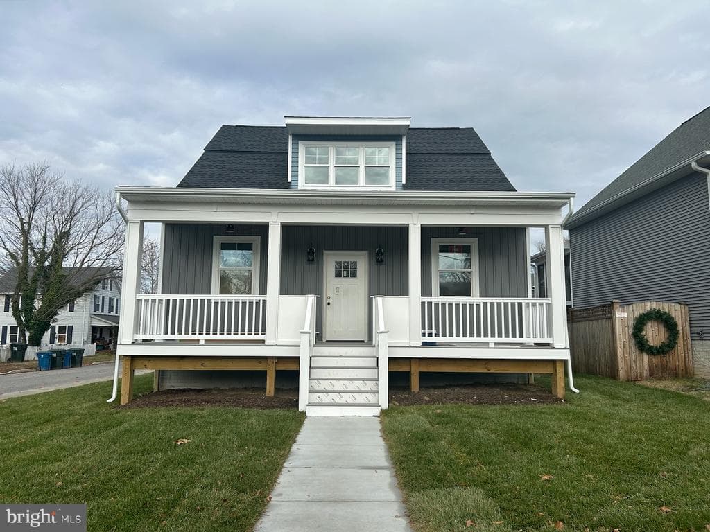 311 Salmon Avenue photo 1
