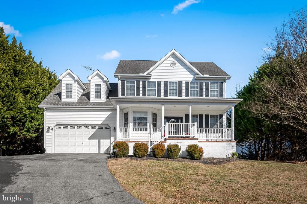 219 Autumn Lane photo 1