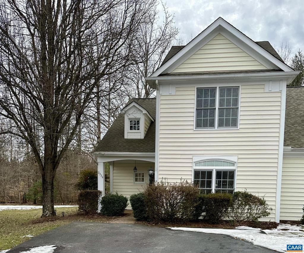 2376 Ravenswood Ct photo 1