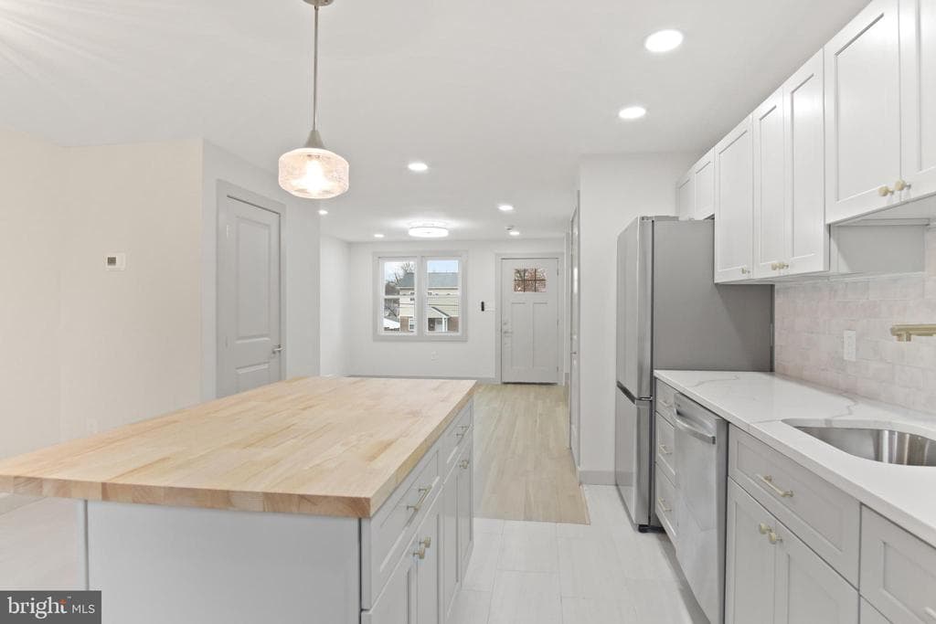 302 Georgia Avenue NE photo 1