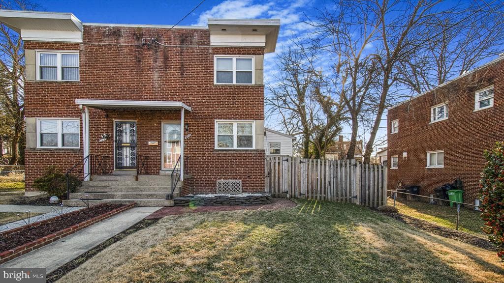 1815 Longfellow Street photo 1