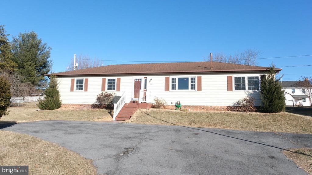 551 Rider Court photo 1