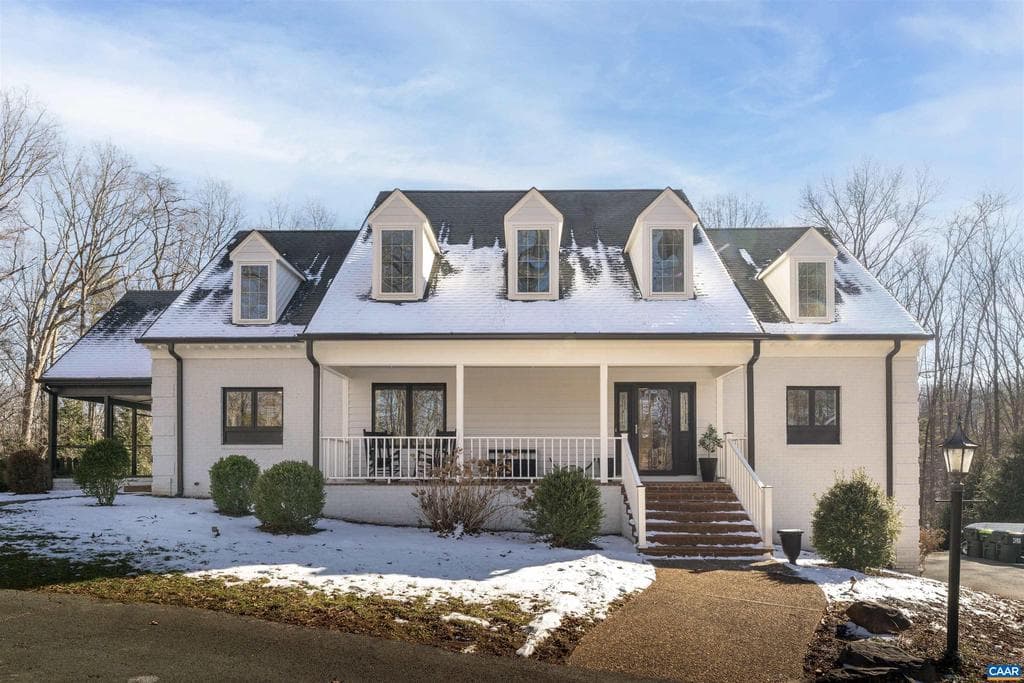 270 Spring Ln photo 1