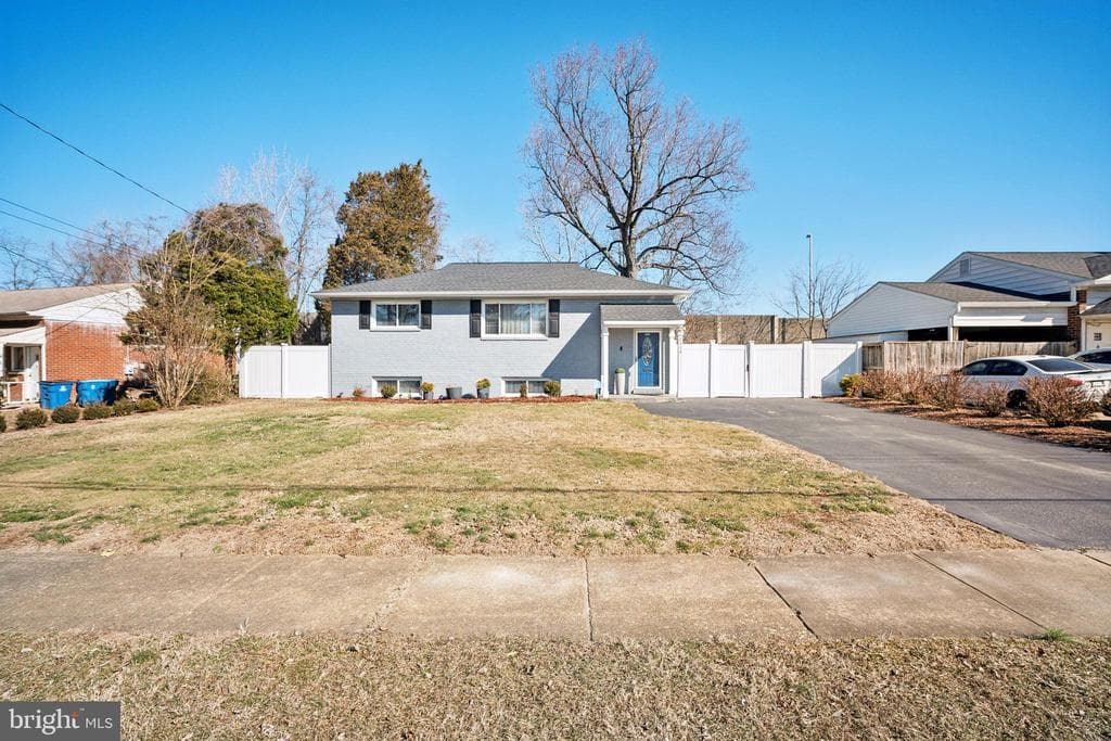 7113 Evanston Road photo 1
