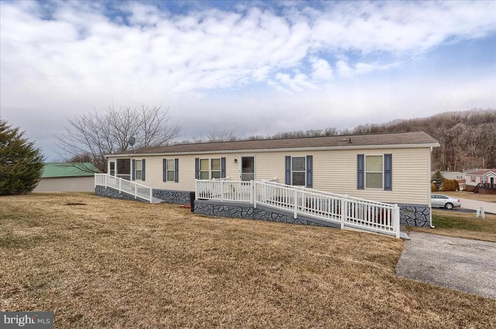 45 Broadwing Drive photo 1