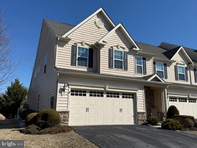 1027 Arbour Lane photo 1