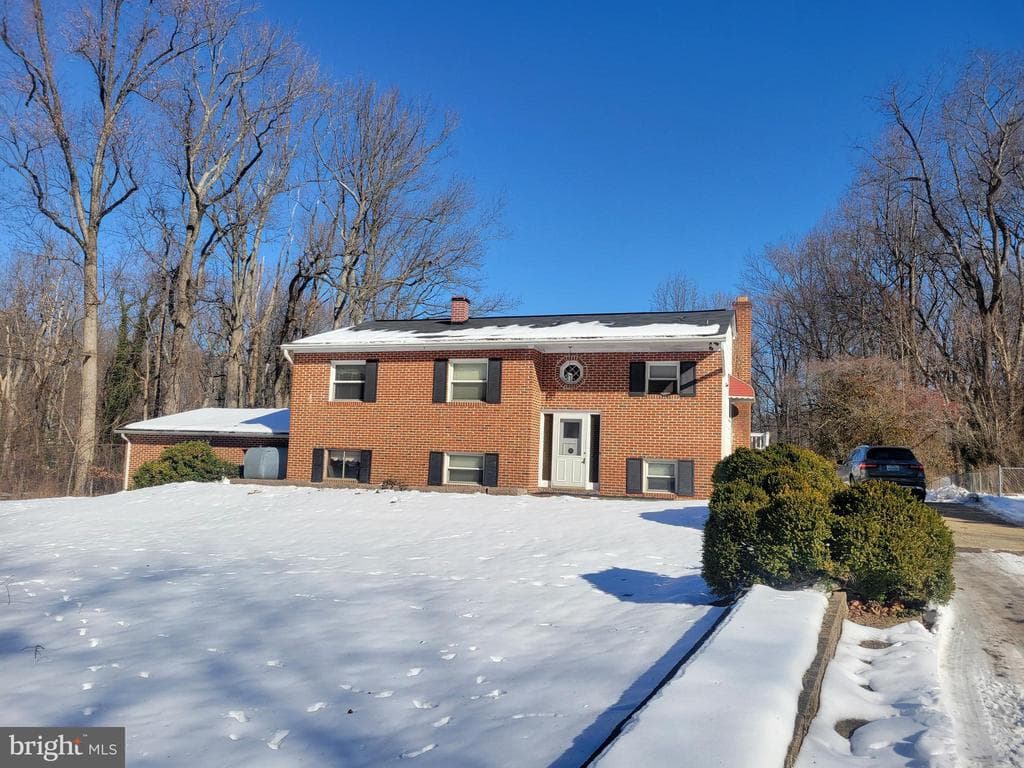 1279 Sheridan Road photo 1