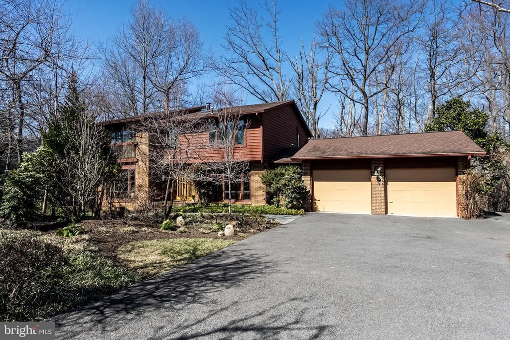 9114 Cricklewood Court photo 1