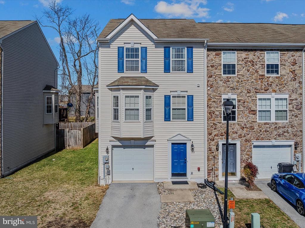33 Bruce Drive photo 1