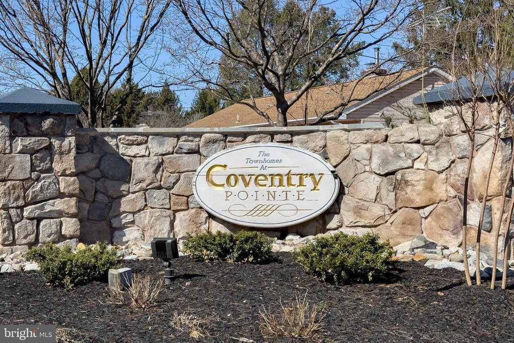 904 Coventry Pointe Lane photo 1