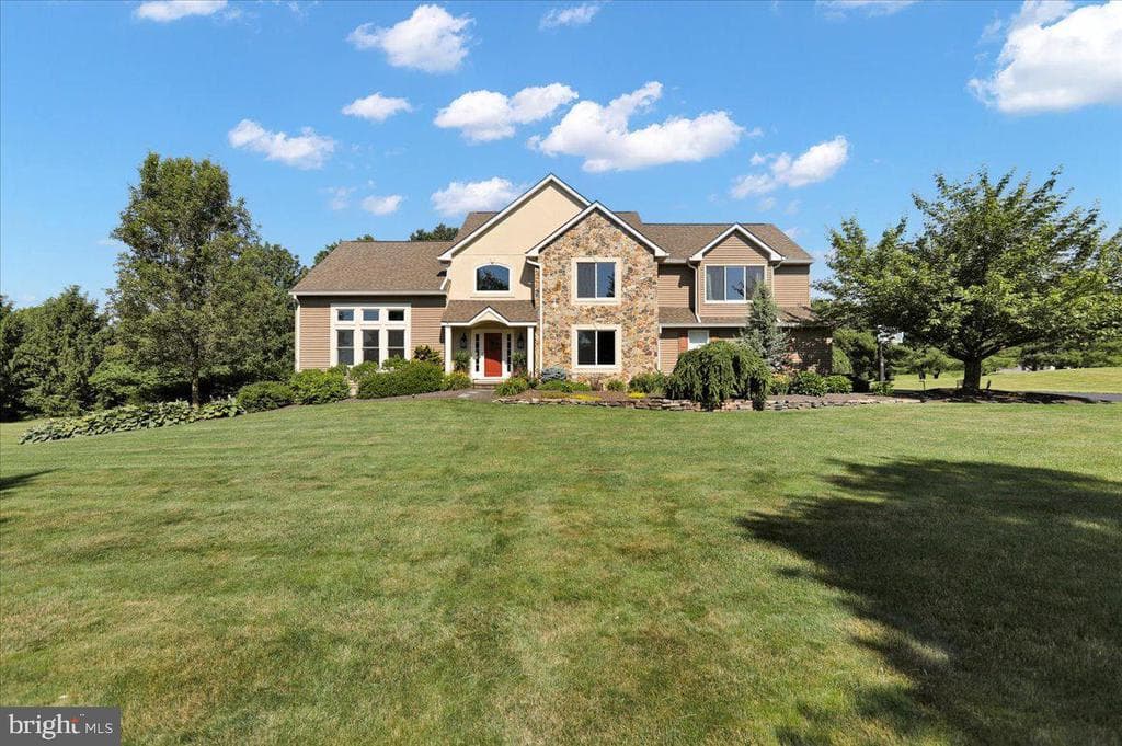 4 Seneca Court photo 1