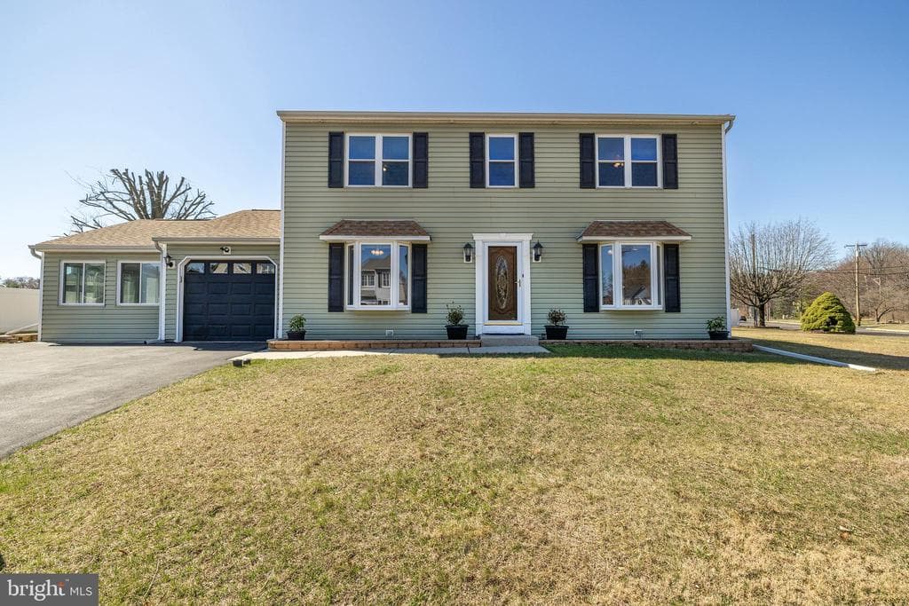 2205 Lillian Drive photo 1