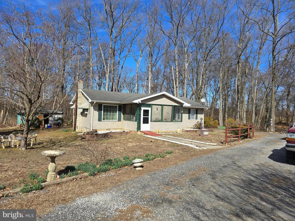 22840 Peaviner Road photo 1