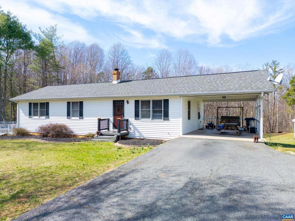 1265 Fredericksburg Rd photo 1