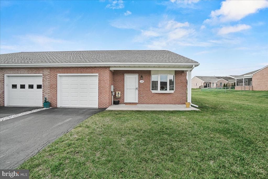 129 Buttercup Drive photo 1