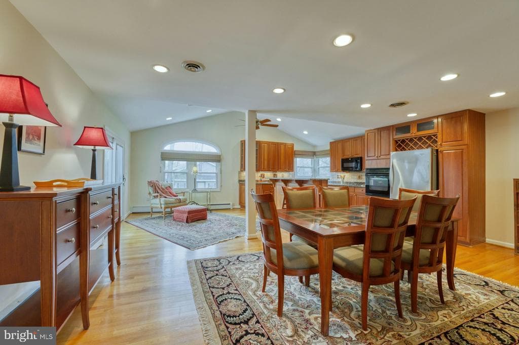 1100 Springvale Road photo 1