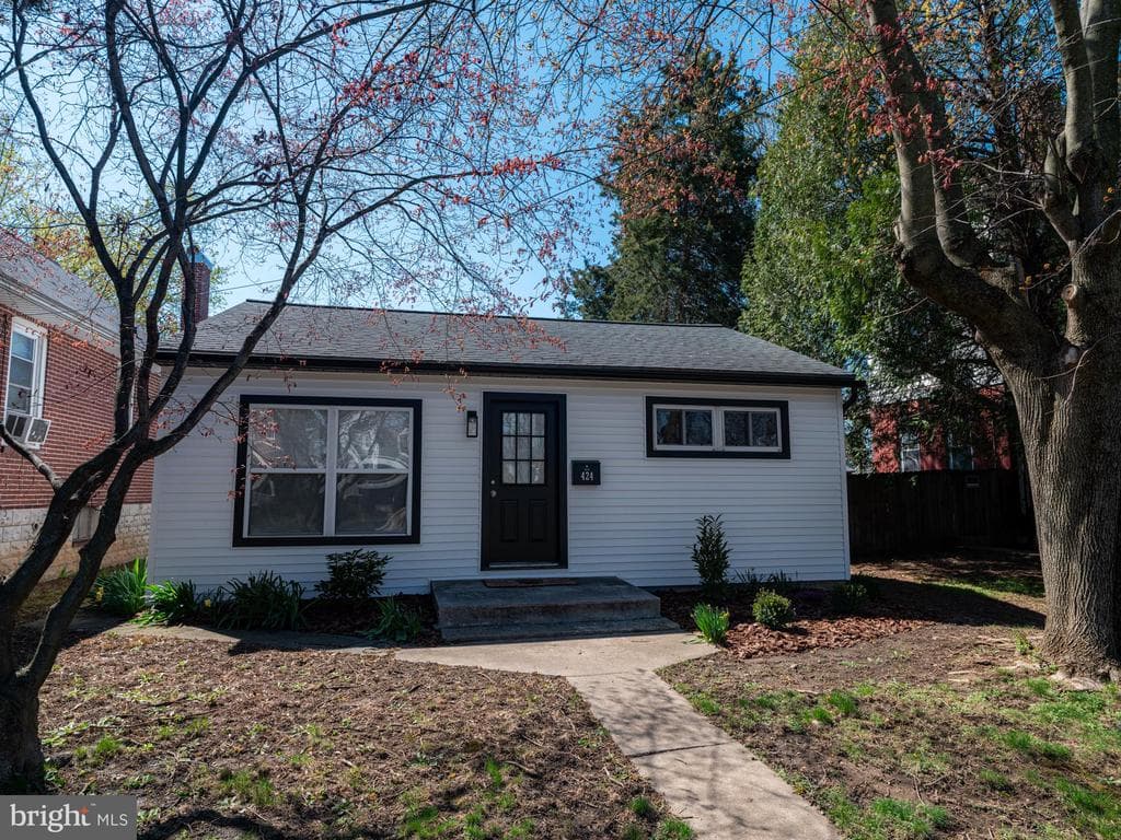 424 E Lehman Street photo 1