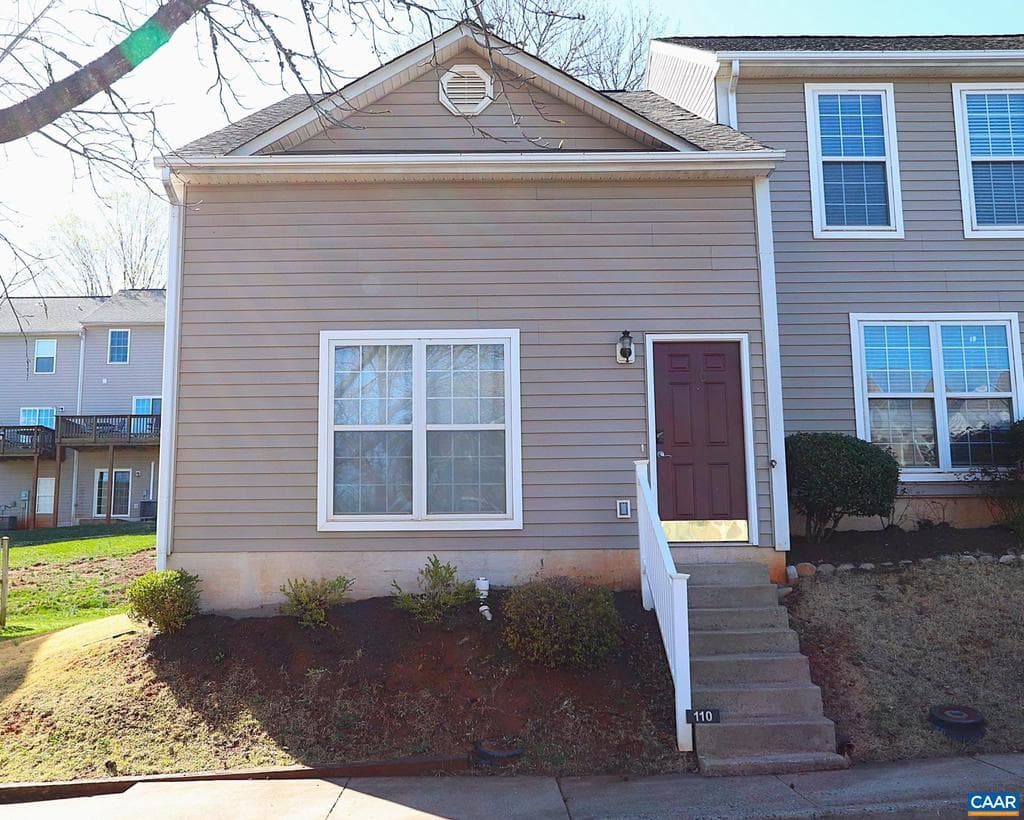 110 Danbury Ct photo 1