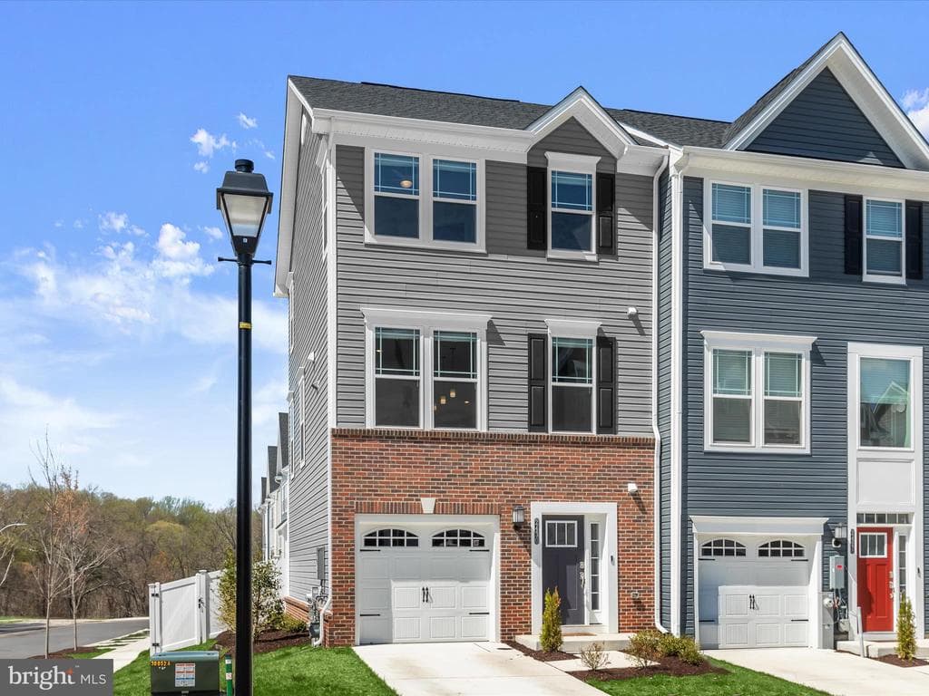 2430 Woodlands Road photo 1