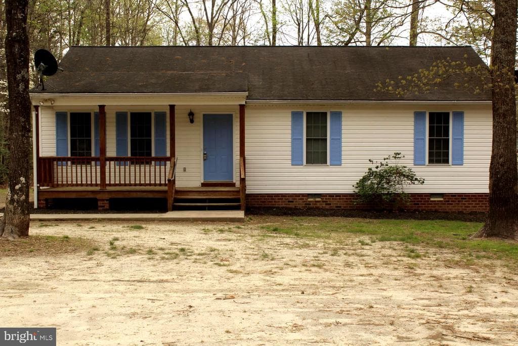 9448 Ladysmith Road photo 1