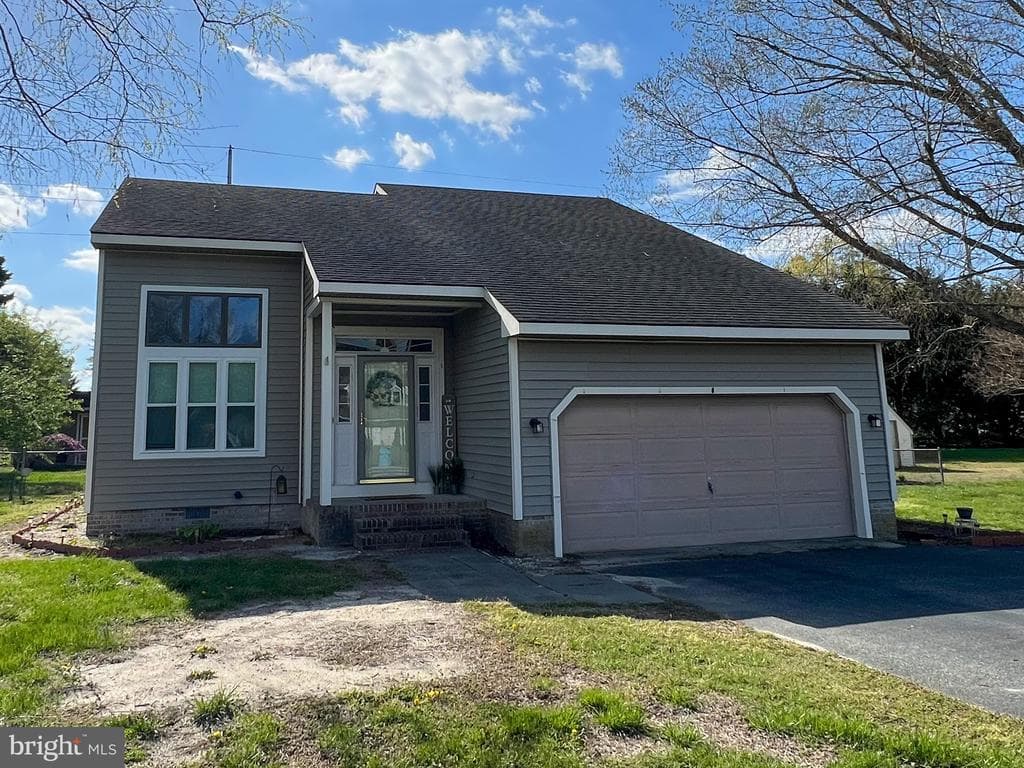 204 Everglade Drive photo 1