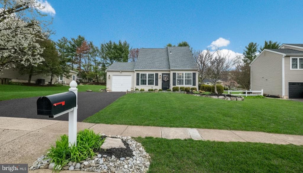 99 Jasen Drive photo 1