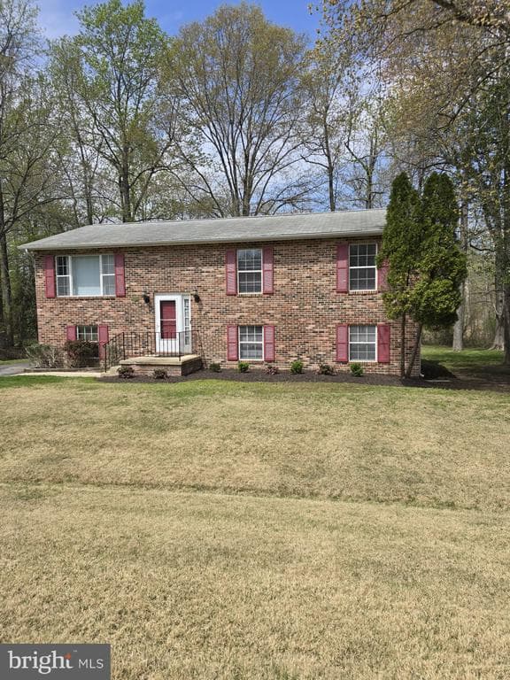2054 Hyde Court photo 1