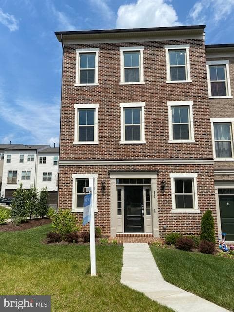11 Blue Jay Way photo 1