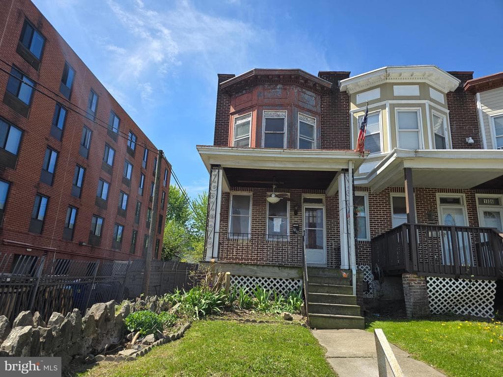 1810 Spence Street photo 1