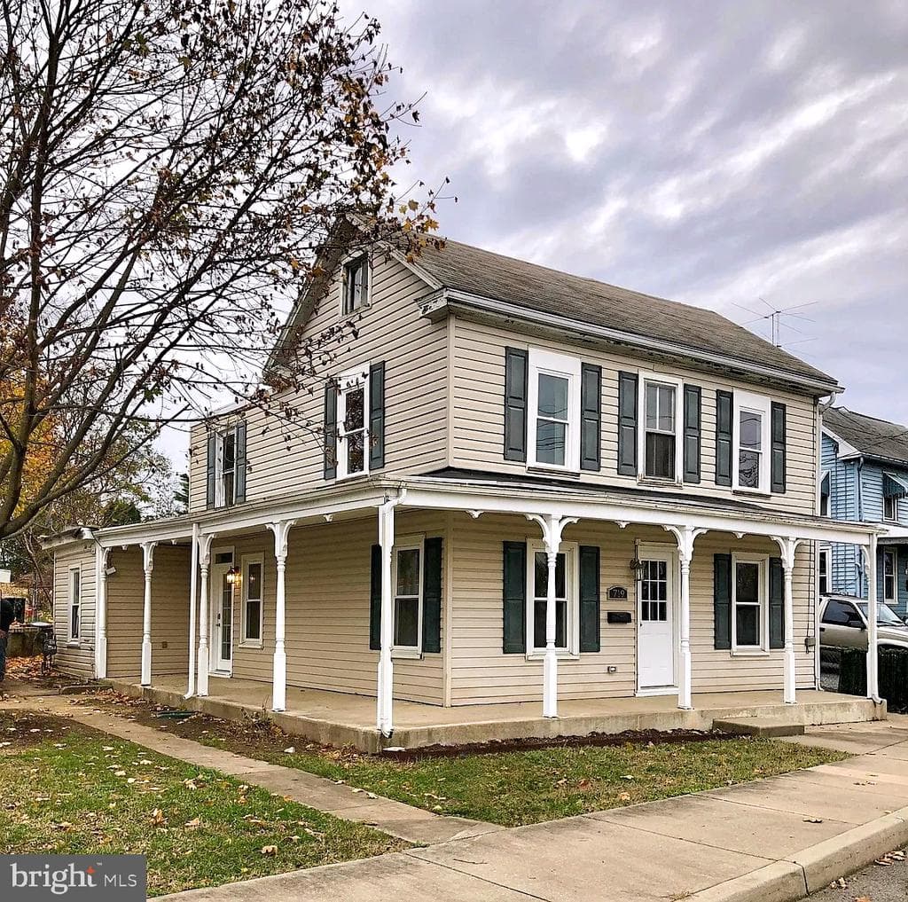 719 Spruce Street photo 1