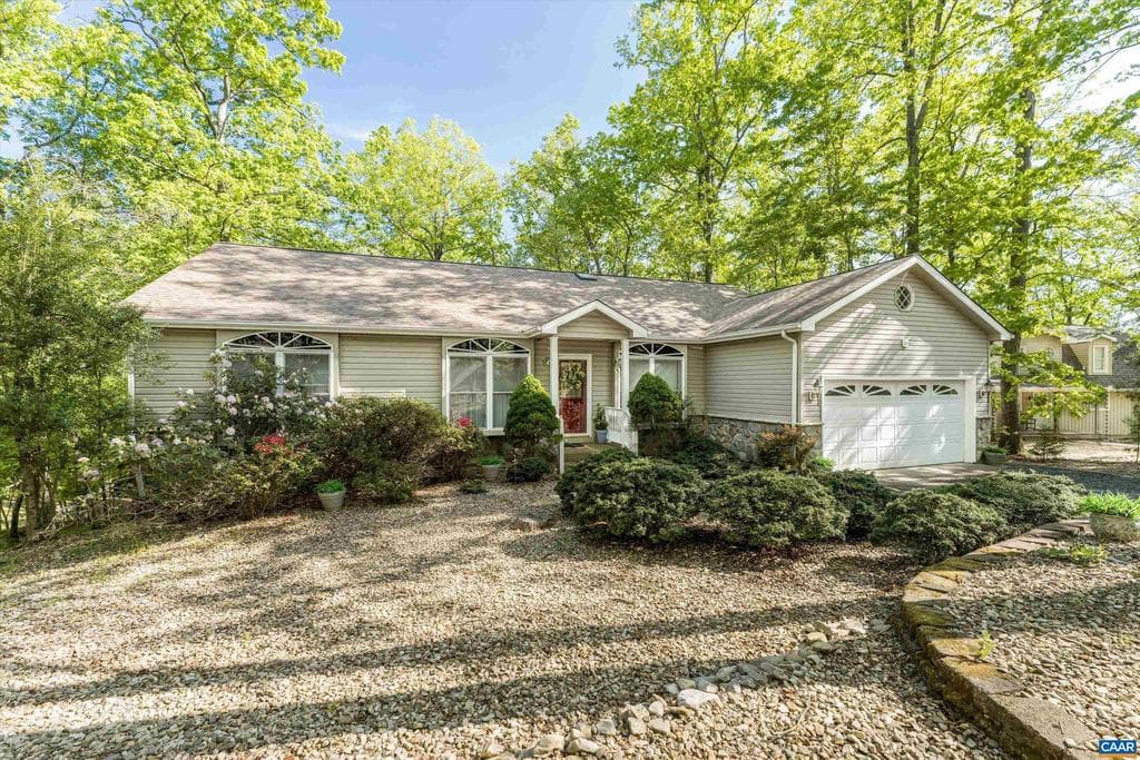 46 Marwood Dr photo 1