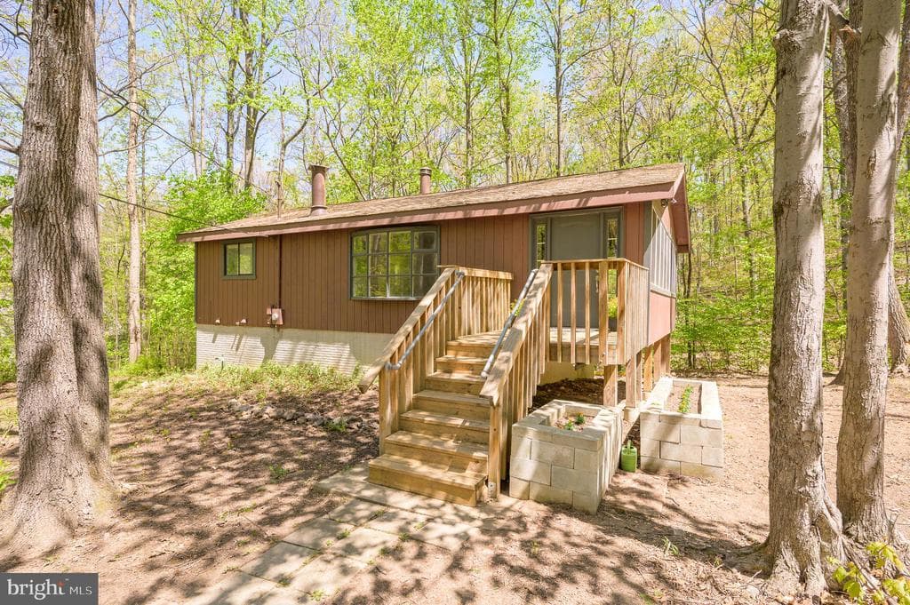555 Huckleberry Drive photo 1