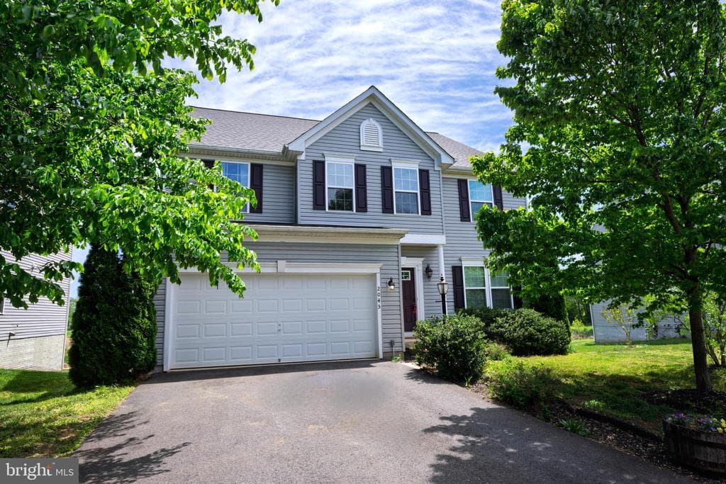 2045 Magnolia Circle photo 1