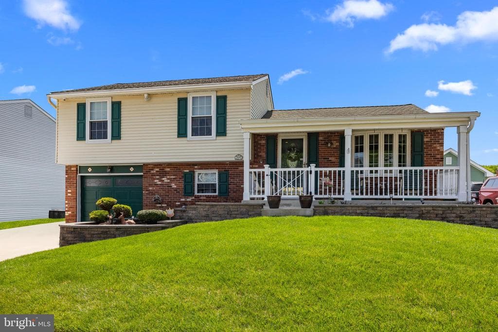 4616 Murray Street photo 1